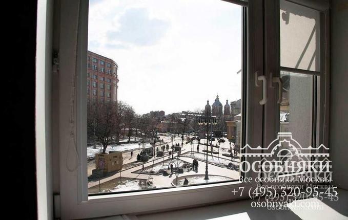 в Пятницком переулке, 3, площадь 268 м