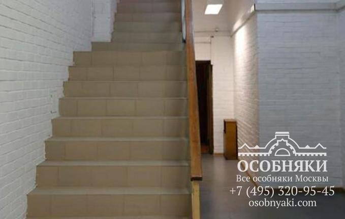 в Калошином переулке, 2, площадь 1249 м