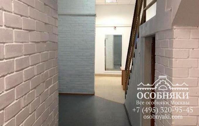 в Калошином переулке, 2, площадь 1249 м