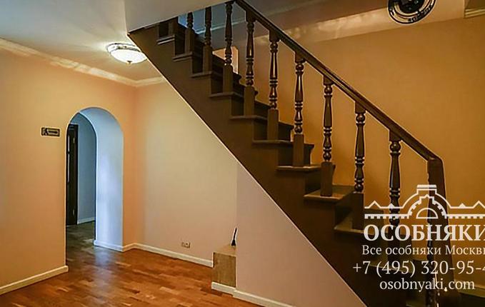 в Трубниковском переулке, 15, площадь 1008 м