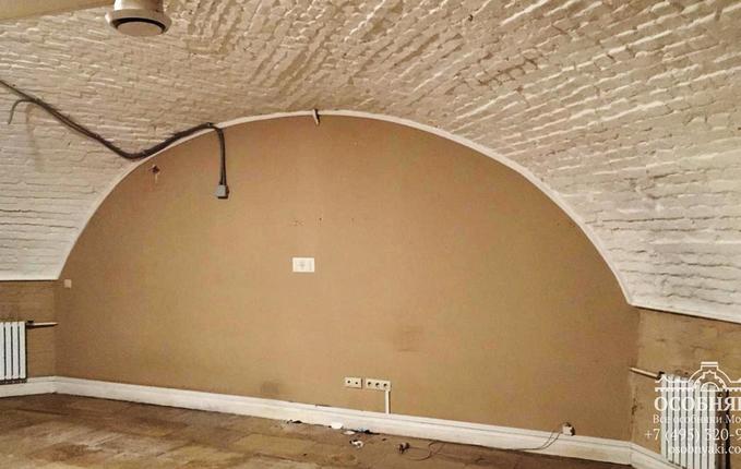 в Шубинском переулке, 6, площадь 620 м