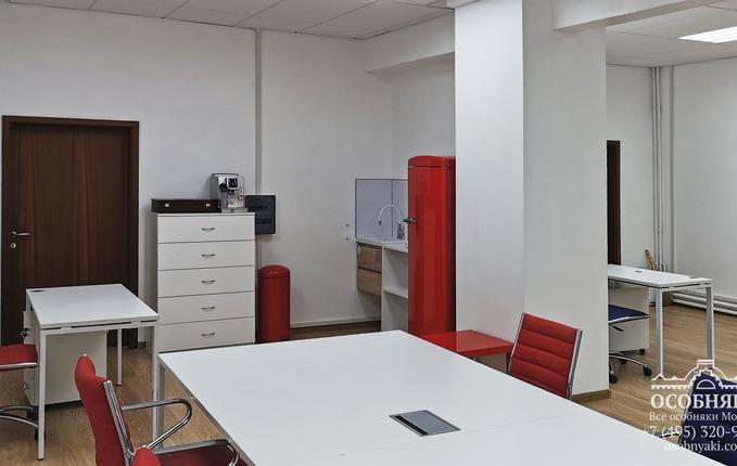 в Тетеринском переулке, 4, площадь 2976 м