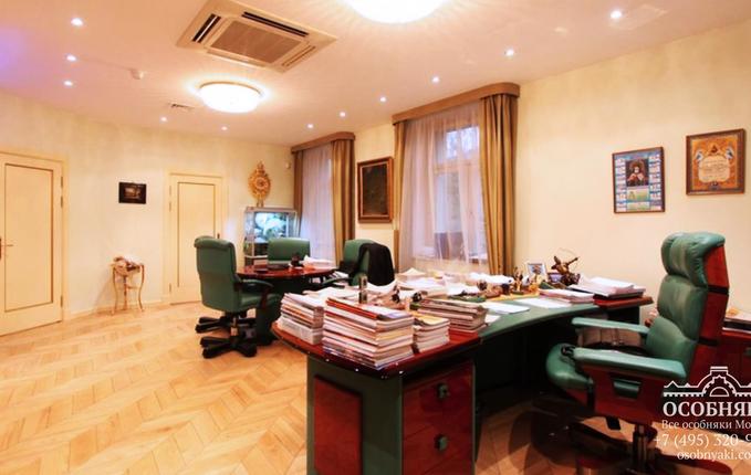 на Большой Молчановке, 30, площадь 1300 м