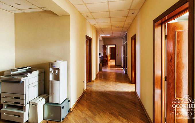 в Звонарском, 5, площадь 1655 м