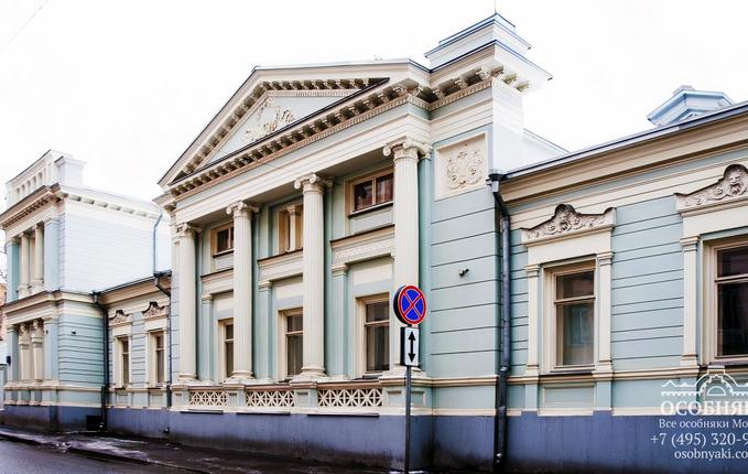 на Александра Лукьянова, 7, площадь 1287 м