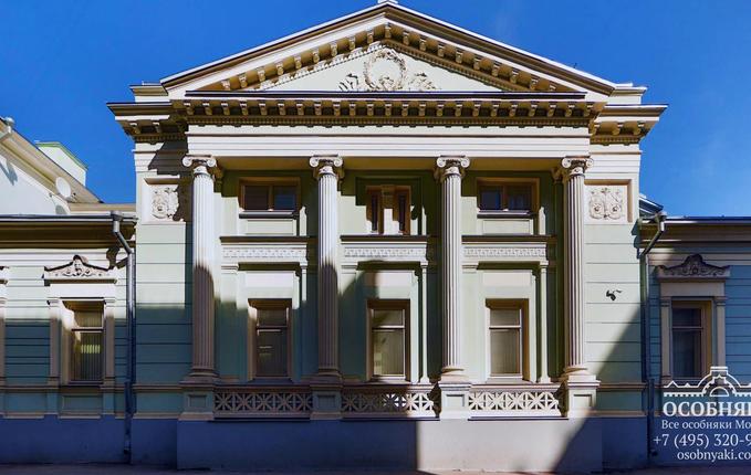 на Александра Лукьянова, 7, площадь 1287 м