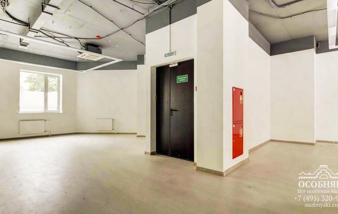 на 2-й Брестской улице, 32, площадь 1395 м