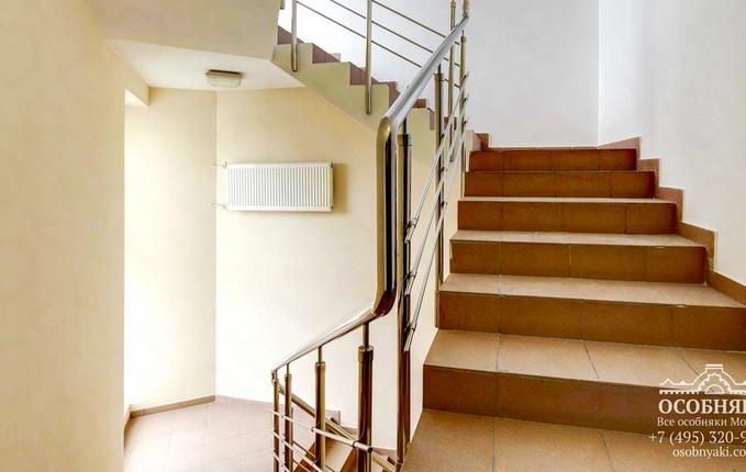 на 2-й Брестской улице, 32, площадь 1395 м