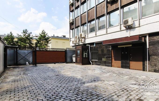 на Зубовском бульваре, 25, площадь 3200 м