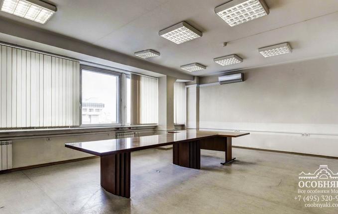 на Зубовском бульваре, 25, площадь 3200 м