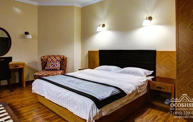 в Старопименовском переулке, 11, площадь 400 м