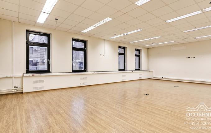 в 1-м Гончарном переулке, 8, площадь 4775 м