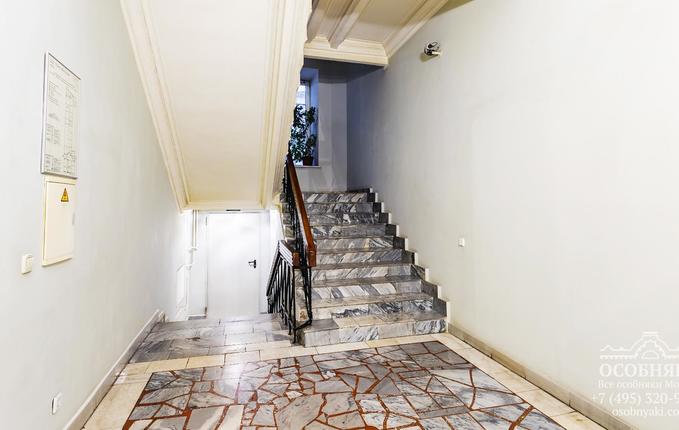 в 3-м Монетчиковском переулке, 4, площадь 2900 м