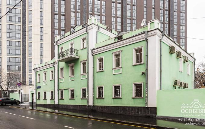 в Басманном переулке, 7, площадь 805 м