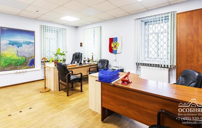 в Басманном переулке, 7, площадь 805 м