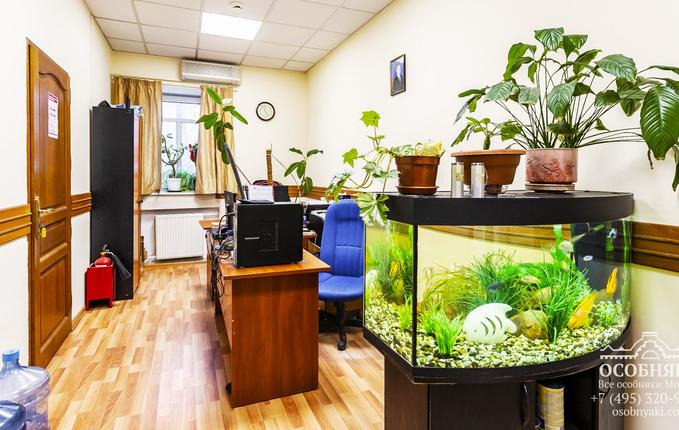 в Басманном переулке, 7, площадь 805 м