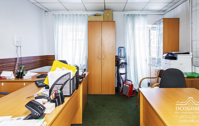 в Басманном переулке, 7, площадь 805 м