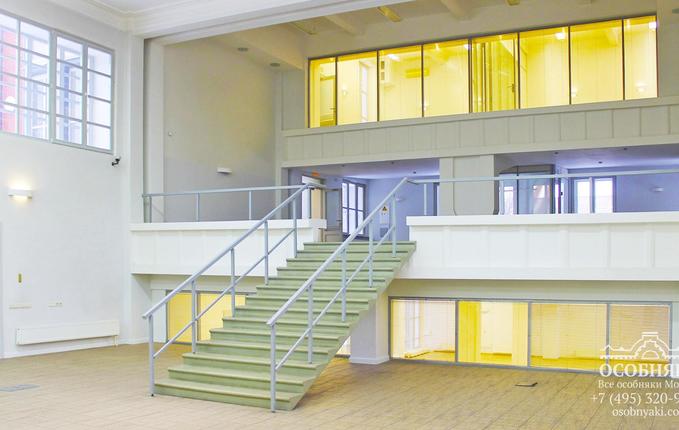 на Бережковской набережной, 28, площадь 1403 м