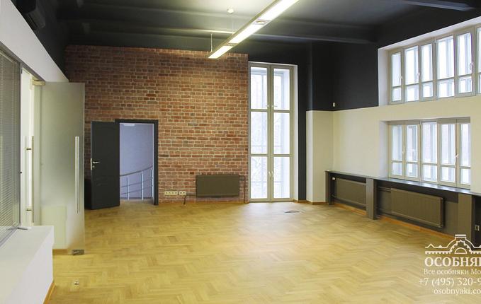 на Бережковской набережной, 28, площадь 1403 м