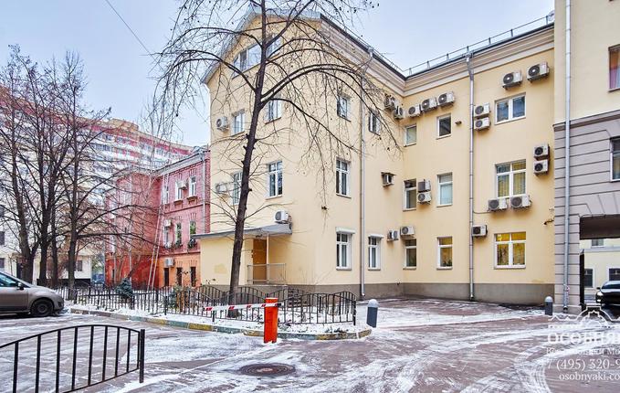 в Малом Татарском переулке, 3, площадь 1009 м