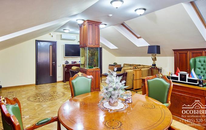 в Малом Татарском переулке, 3, площадь 1009 м