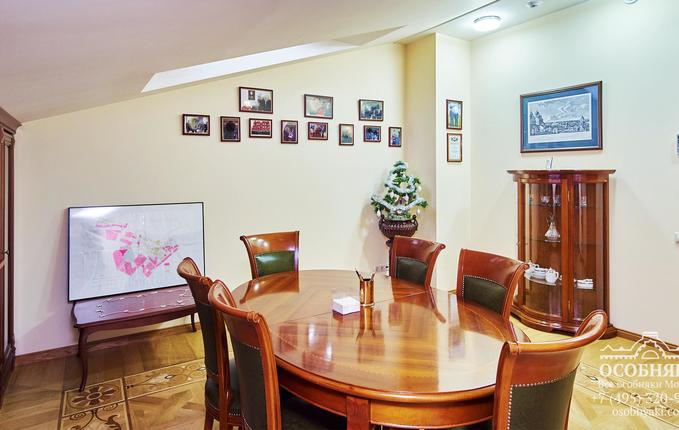 в Малом Татарском переулке, 3, площадь 1009 м