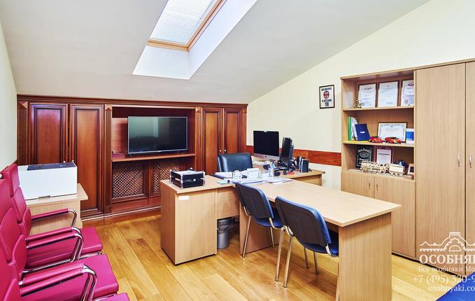 в Малом Татарском переулке, 3, площадь 1009 м