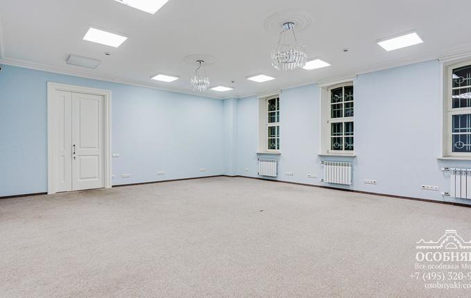 в Колпачном переулке, 6, площадь 608 м