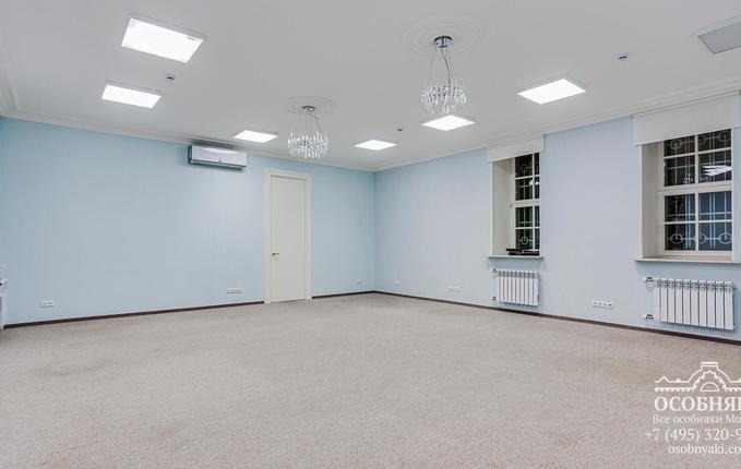 в Колпачном переулке, 6, площадь 608 м