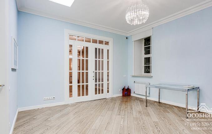 в Колпачном переулке, 6, площадь 608 м