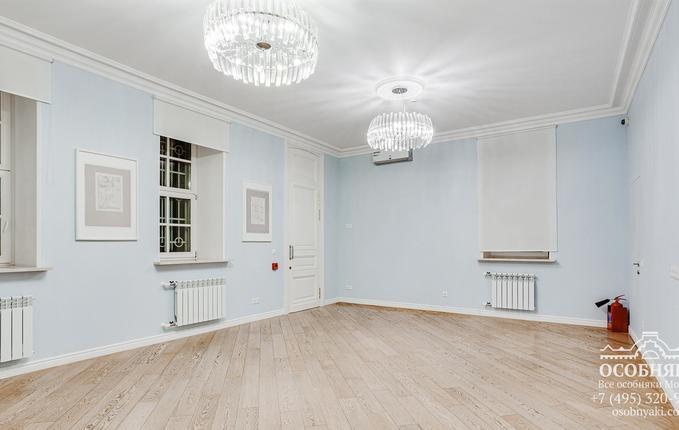 в Колпачном переулке, 6, площадь 608 м