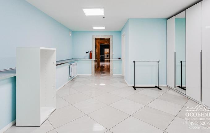 в Колпачном переулке, 6, площадь 608 м