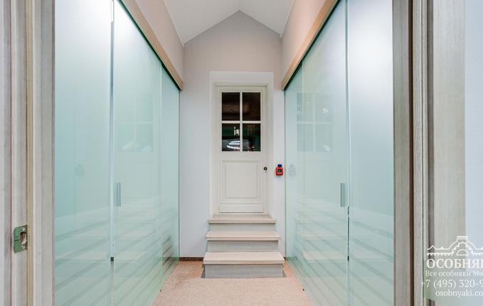 в Колпачном переулке, 6, площадь 608 м