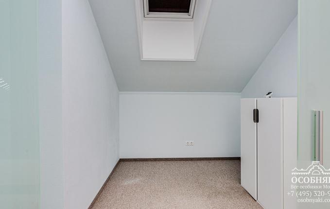 в Колпачном переулке, 6, площадь 608 м