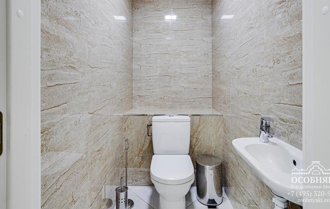 в Колпачном переулке, 6, площадь 608 м