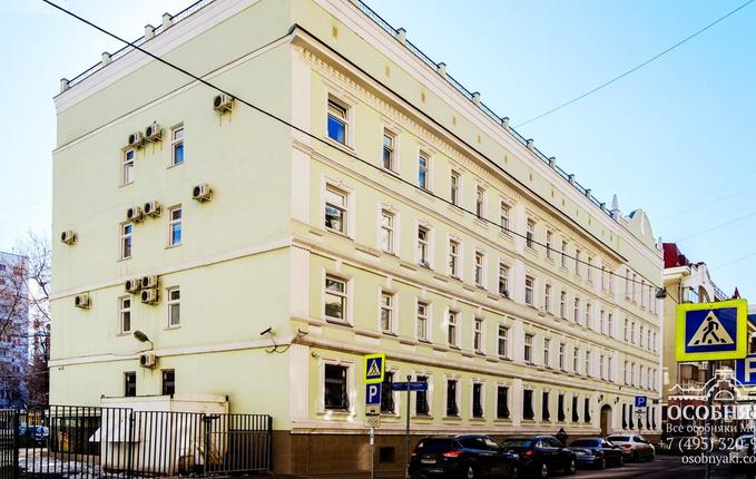 в Переяславском переулке, 4, площадь 2810 м