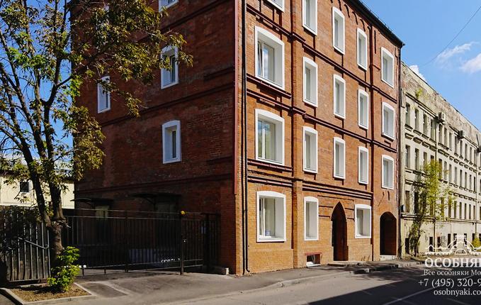 на Средней Переяславской, 25, площадь 740 м