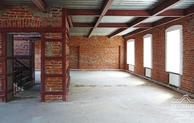 на Средней Переяславской, 25, площадь 740 м