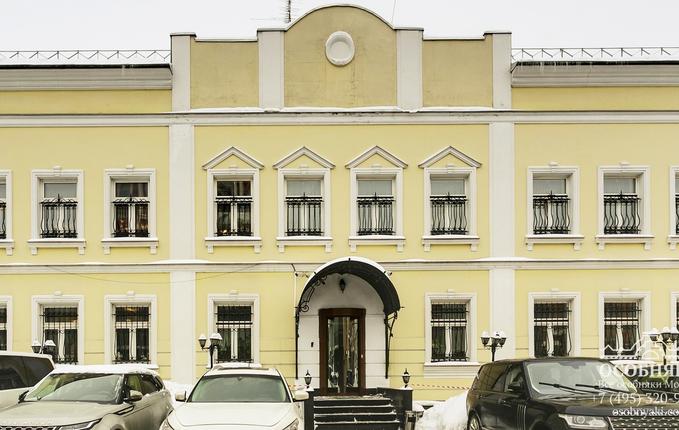 в Климентовском переулке, 10, площадь 1001 м