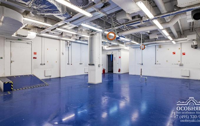 на Пудовкина, 13, площадь 2652 м