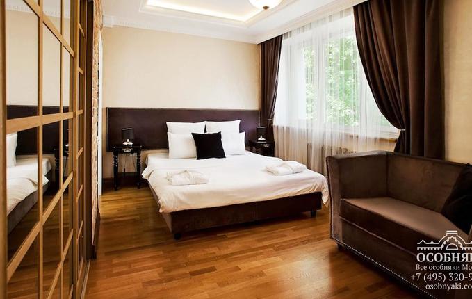 в Большом Палашевском переулке, 9, площадь 450 м