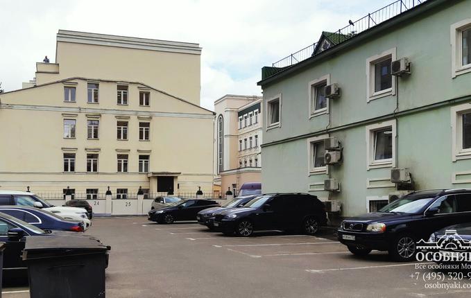 во 2-м Крутицком переулке, 18, площадь 1695 м