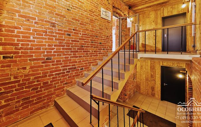 в Пожарском переулке, 15с2, площадь 286 м