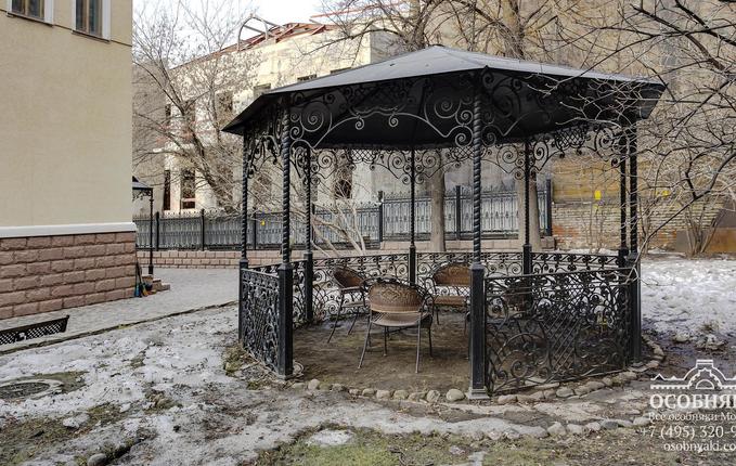 на Софийской набережной, 16, площадь 865 м