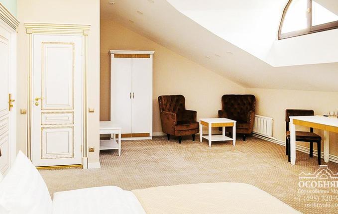 в Дмитровском переулке, 3, площадь 2400 м