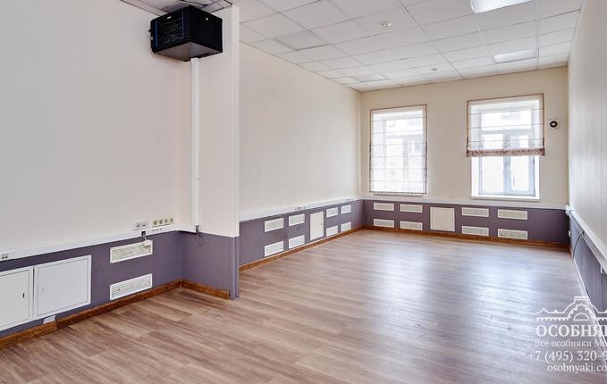 на Николоямской, 38, площадь 1874 м