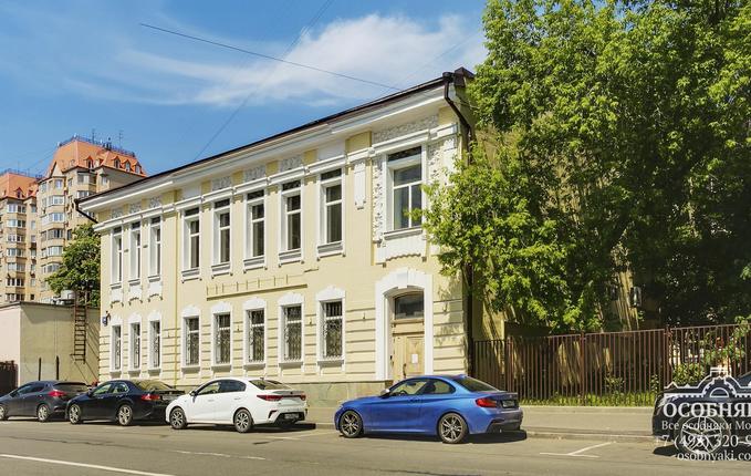 на улице Зацепа, 24, площадь 793 м