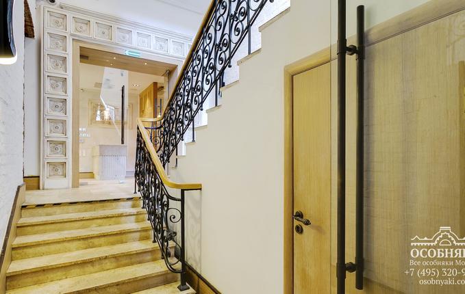 на улице Зацепа, 24, площадь 793 м