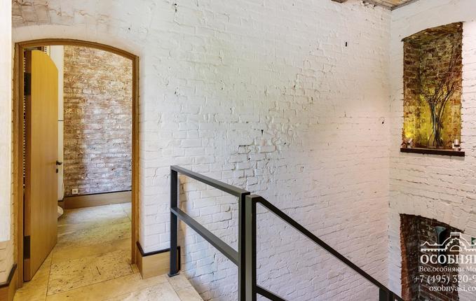 на улице Зацепа, 24, площадь 793 м