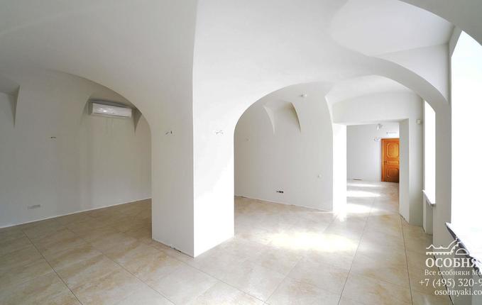 на Андроньевской площади, 4, площадь 1791 м